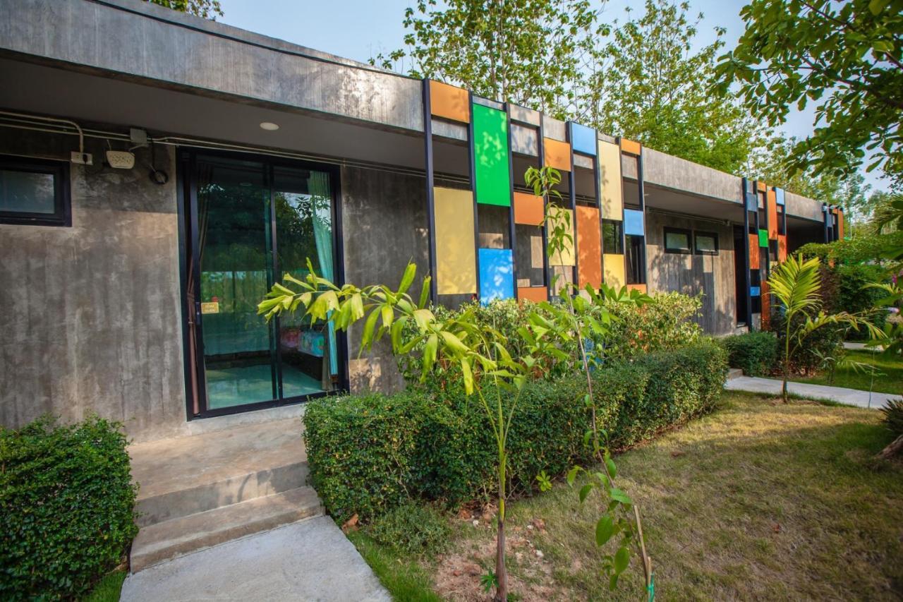 Br2 House Resort Phayao Bagian luar foto